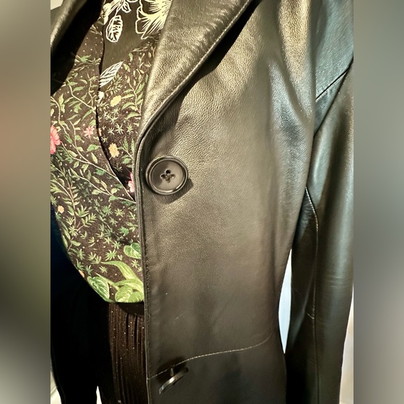 Vintage 90’s black leather jacket - Picture 4 of 7